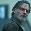 ‘The Walking Dead: The Ones Who Live’ Stars Break Down That Surprising Cameo and Violent Twist – Yahoo Entertainment