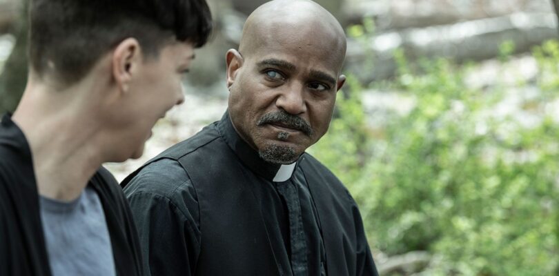 Seth Gilliam reacts to Father Gabriel’s ‘Walking Dead: Ones Who Live’ surprise return – Entertainment Weekly News