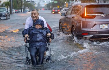 Stalled cars in flooded streets leave South Florida looking like a scene from a zombie movie – Russellville Courier