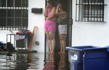 Stalled cars in flooded streets leave South Florida looking like a scene from a zombie movie – Los Angeles Times