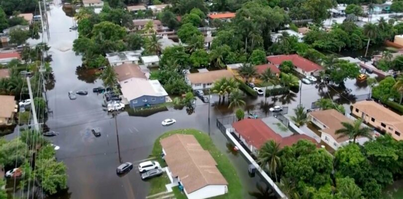 Florida flash floods overwhelm airports and fill streets with abandoned cars – Fortune