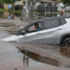 South Florida compared to scenes from a “zombie movie” as widespread flooding triggers rare warning – CBS News