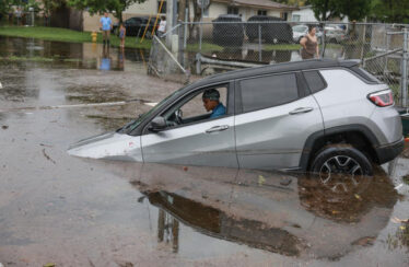 South Florida compared to scenes from a “zombie movie” as widespread flooding triggers rare warning – CBS News