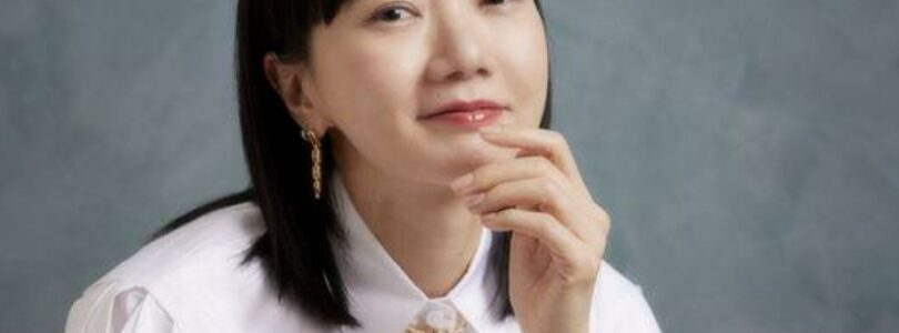 It’s the hot pink return of Bae Doo-na, 46, infected with the powerful ‘Love Virus’.I greeted him at.. – MK