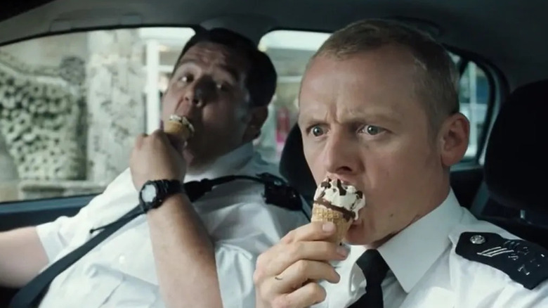Nick Frost as Danny and Simon Pegg as Nicholas Angel in Hot Fuzz