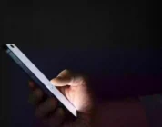 Expert reveals the dangers of ‘zombie scrolling’ and what happens to your brain when you do it